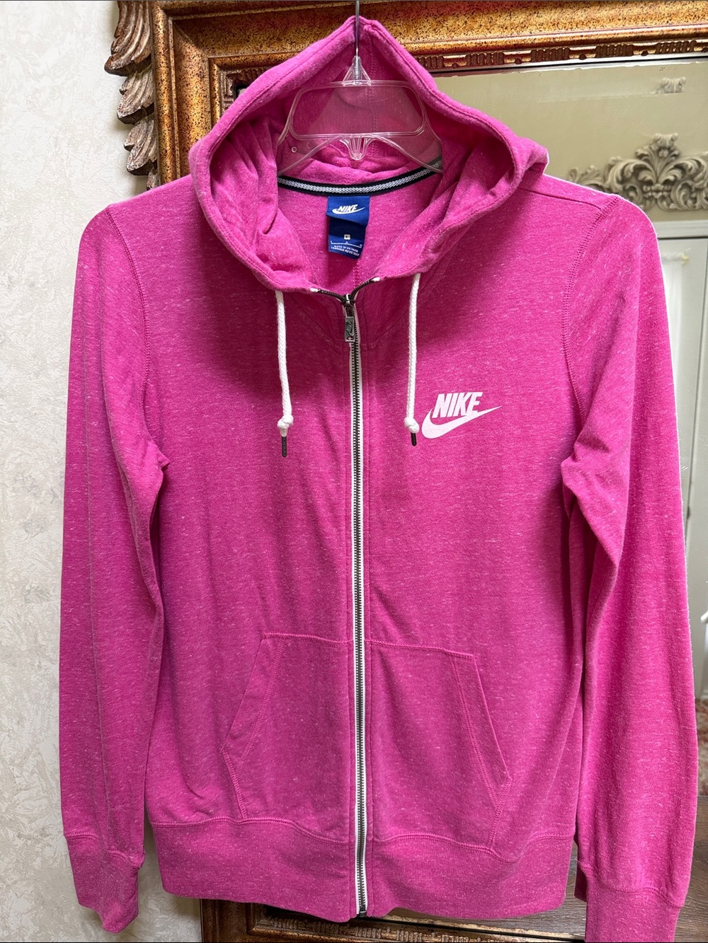 NWOT Nike Women’s light weight full zip hoodie.  Size L.  Pink.